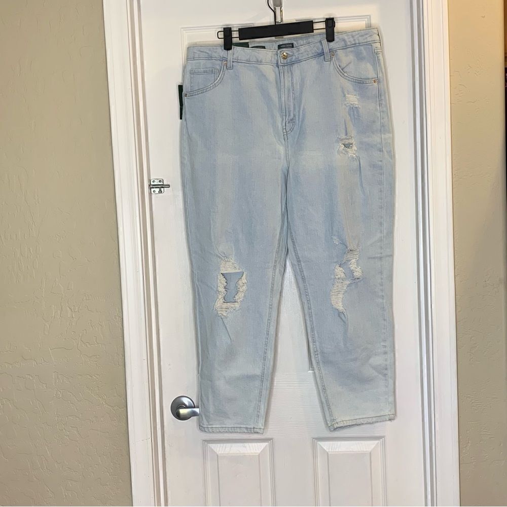 Wild Fable Highest Rise Mom Jeans Distressed Light Wash Size 18